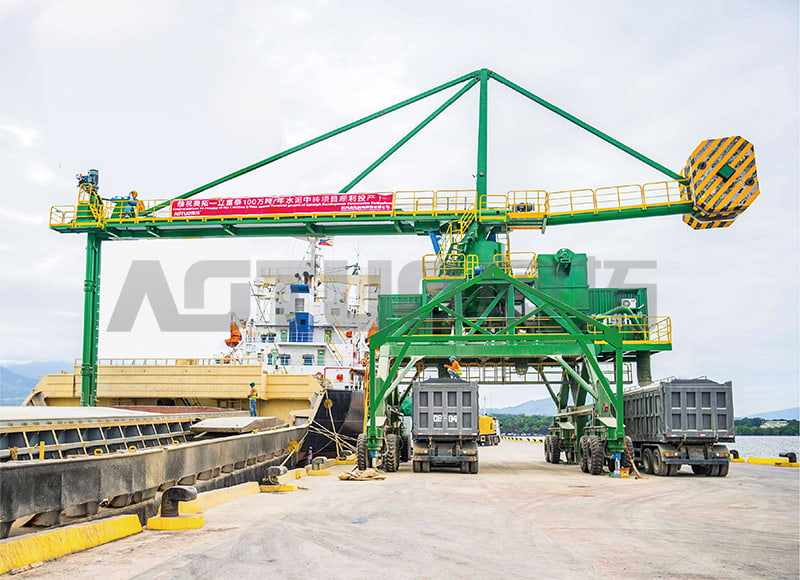 Descargador móvil de barco de tornillo con neumático 1000-70000 DWT 200-1500t/h